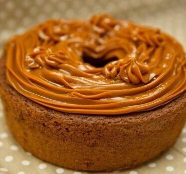 receita BOLO COM COBERTURA DE CHURROS