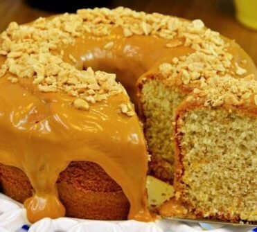 BOLO DE AMENDOIM COM COBERTURA vulcão