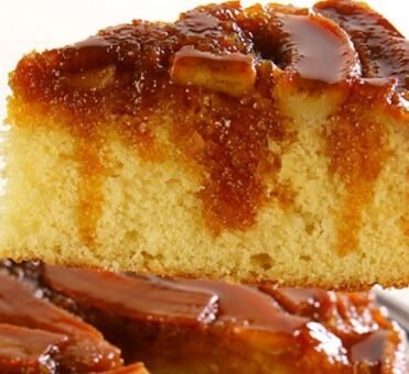 BOLO DE BANANA COM CARAMELO