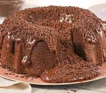 BOLO VULCÃO DE BRIGADEIRO