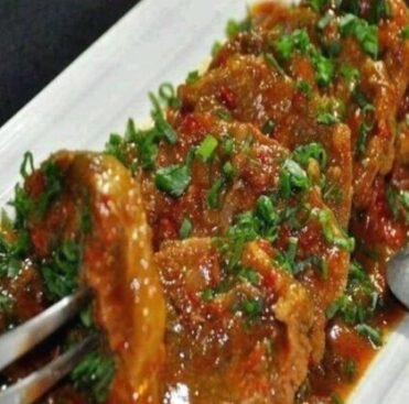 LAGARTO NA PRESSÃO COM MOLHO