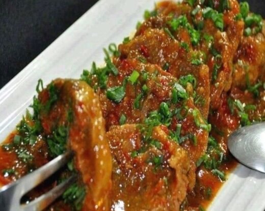 LAGARTO NA PRESSÃO COM MOLHO