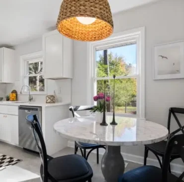 Descubra os melhores eletrodomésticos que deixam sua cozinha mais prática e eficiente. Conheça os benefícios dos fornos elétricos compactos, cooktops a gás, panelas elétricas e muito mais. Transforme sua rotina culinária com dicas e informações essenciais para uma experiência gastronômica de qualidade.