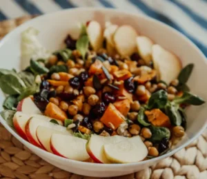 Salada de Grão de Bico com maça