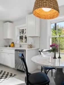 Descubra os melhores eletrodomésticos que deixam sua cozinha mais prática e eficiente. Conheça os benefícios dos fornos elétricos compactos, cooktops a gás, panelas elétricas e muito mais. Transforme sua rotina culinária com dicas e informações essenciais para uma experiência gastronômica de qualidade.