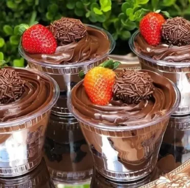 Bolo no pote sabor brigadeiro