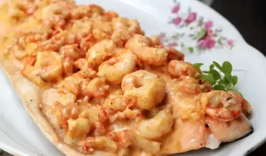 SALMÃO COM MOLHO de camarão