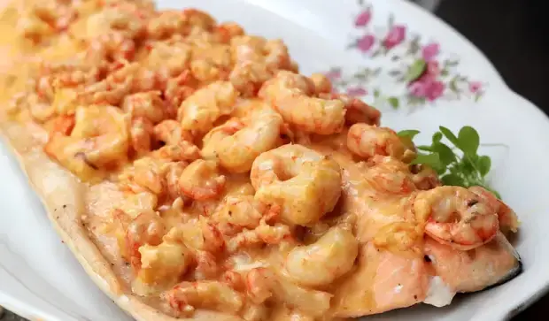 SALMÃO COM MOLHO de camarão