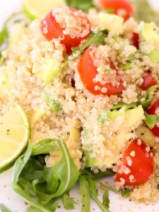 Salada Asiática com Quinoa