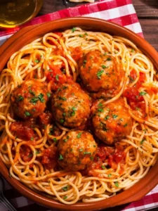 Macarrão com Almôndegas